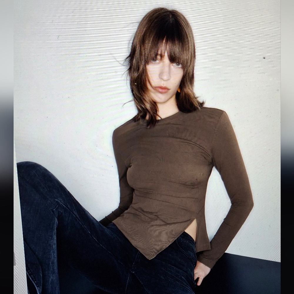 UR BROWN ASYMMETRICAL HEM TEE